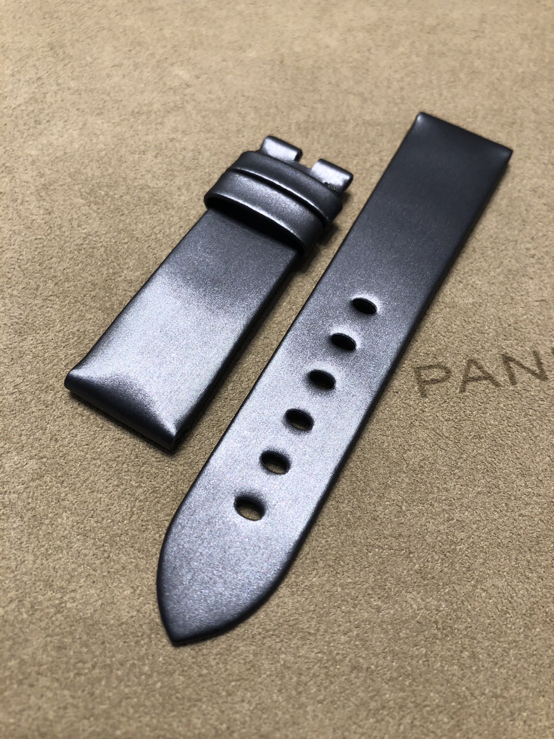 PANERAI（パネライ）　純正品44mm時計用Dバックル+アリゲータベルトバンドレザー系