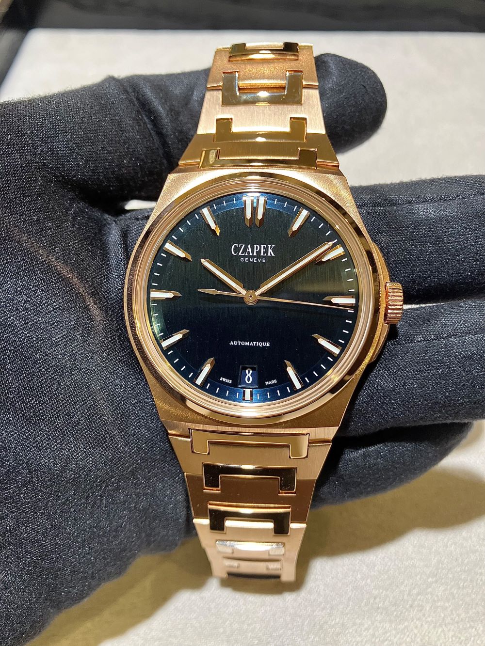 CZAPEK_チャペック_アンタークティック_マウントエレバスディープブルー